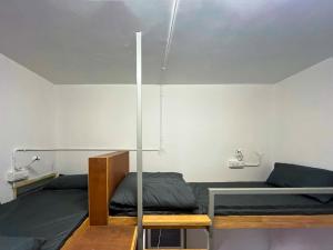 Istumisnurk majutusasutuses Rahees Bi Roambay - Backpacker Hostel