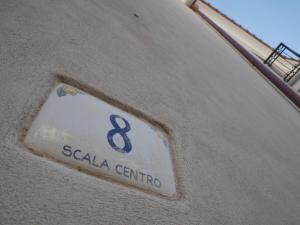 Certificato, attestato, insegna o altro documento esposto da Casa Mercurio