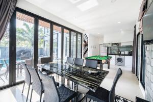 Kuchyň nebo kuchyňský kout v ubytování AnB Loft 1 poolvilla 3BR/3bath