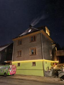 Das Gebäude in dem sich die Ferienwohnung befindet