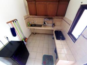 Dapur atau dapur kecil di Kotagede Street Homestay Jogja