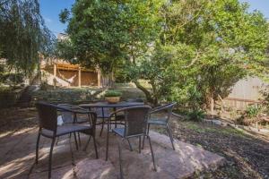 Glastonbury, large House Stunning views 2 to 5 bedrooms, 3 receptions turn into bedrooms外面的花园