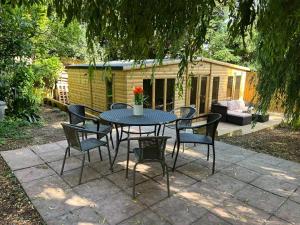 Glastonbury, large House Stunning views 2 to 5 bedrooms, 3 receptions turn into bedrooms外面的花园