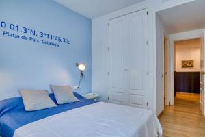 Posteľ alebo postele v izbe v ubytovaní Port Pals, precioso apartamento con vista al mar y piscina