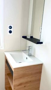 Koupelna v ubytování Mobil-Home Neuf - 4 pers tout confort -Ajaccio