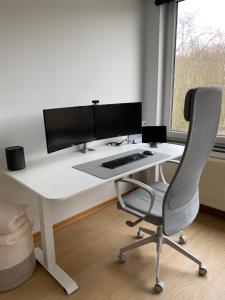 TV a/nebo společenská místnost v ubytování Cosy Apartment near Antwerp