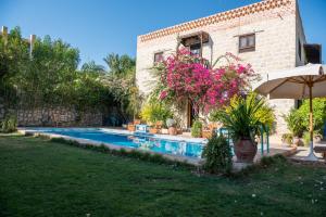 Piscina a Zad Elmosafer Villa - Tunis Village o a prop
