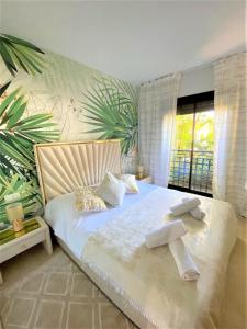 Posteľ alebo postele v izbe v ubytovaní Breathtaking apartment, Paradise Palm View Marbella