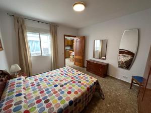 Postel nebo postele na pokoji v ubytování Estepona Beach Center