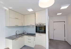 Η κουζίνα ή μικρή κουζίνα στο DIO DREAM (Inside Palace)