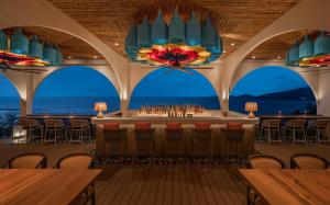 Ein Restaurant oder anderes Speiselokal in der Unterkunft Hyatt Regency Phuket Resort 