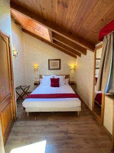 Cama o camas de una habitación en Apartaments Els Llacs
