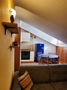 Afbeelding uit fotogalerij van Mansarda Via Chanoux in Saint Vincent