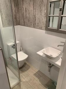 Phòng tắm tại Modern apartment near to Guggenheim museum