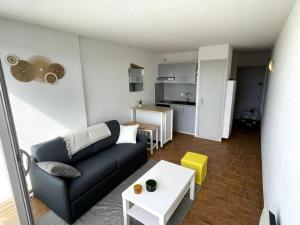 Kuchyňa alebo kuchynka v ubytovaní Joli Studio Cabine - Port Camargue - Plage Sud