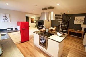 Un lugar para sentarse en Converted Countryside Barn