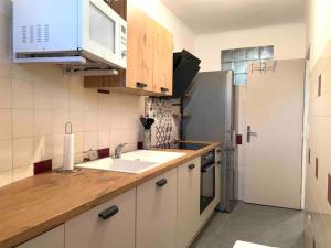 Zdjęcie z galerii obiektu Fréjus • Village Historique • Superbe T3 • 50m2 • w Fréjus