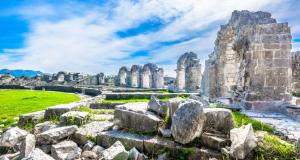 a view of the ruins of the ancient city at Apartman Solin 3, parking in Solin +5 photos
