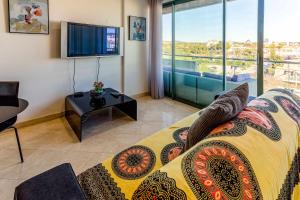 TV a/nebo společenská místnost v ubytování VilamouraSun Aquamar 518 - Fantástico Vista