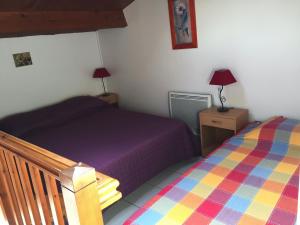 Posteľ alebo postele v izbe v ubytovaní Pavillon à 150m de la plage, 5 couchages - FR-1-336-37