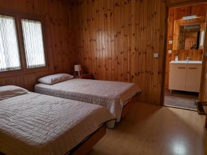 Posteľ alebo postele v izbe v ubytovaní Bungalow con piscina cerca de la playa de Torre del Mar Ideal familias