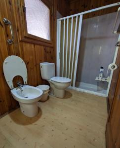 Kúpeľňa v ubytovaní Bungalow con piscina cerca de la playa de Torre del Mar Ideal familias