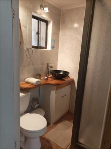Ένα μπάνιο στο Cabañas MANA NUI INN