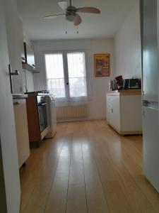 Zdjęcie z galerii obiektu CHEZ CHRYSTEL ET PIERRE appartement au calme à 10mn de la mer, place de parking privée dans la résidence w Béziers