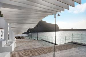 una terraza de un crucero con vistas al océano en El Lagar, en Icod de los Vinos