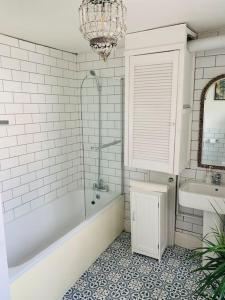 Ένα μπάνιο στο Penthouse Sea view home