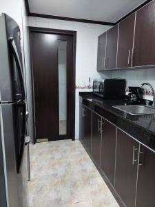 Imagen de la galería de Apartamento a 2 cuadras del estadio., en Cali 11 fotos más