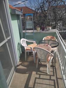 Rõdu või terrass majutusasutuses vikendica na Neretvi