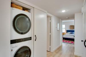 a laundry room with a washer and dryer at Vacation Rental at Lake Texoma, quarter Mi Away! in Pottsboro