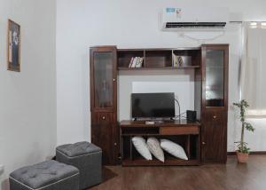 Complejo Yaguareté في كورينتس: غرفة معيشة مع مركز ترفيهي مع تلفزيون