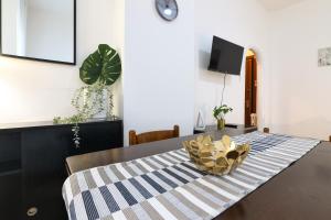 Μια τηλεόραση ή/και κέντρο ψυχαγωγίας στο PrimoPiano - Romilli