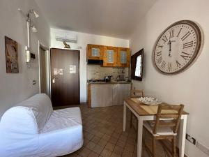 A kitchen or kitchenette at The Civita Apt Town Center
