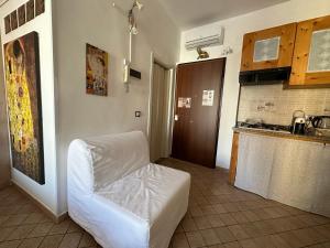 A kitchen or kitchenette at The Civita Apt Town Center