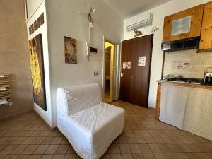 A kitchen or kitchenette at The Civita Apt Town Center