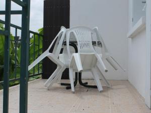 Fotografia z galérie ubytovania **Appartement T3 Centre-Ville La Roche-Posay avec Piscine, Terrasse et Wi-Fi** - FR-1-541-74 v destinácii La Roche-Posay