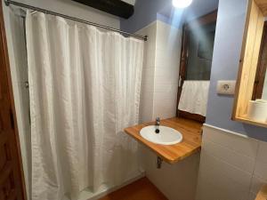 Ένα μπάνιο στο A04 - Apartamento FOC - Casa Mingot - Villmor +14 φωτογραφίες