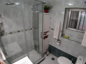 O baie la Fresh & Clean Room Sevilla