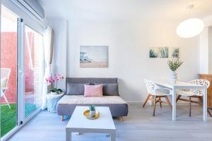 A seating area at 797 HOLIDAY RENTALS - Espectacular estudio en Minerva