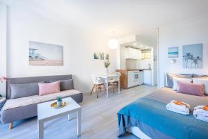 A kitchen or kitchenette at 797 HOLIDAY RENTALS - Espectacular estudio en Minerva