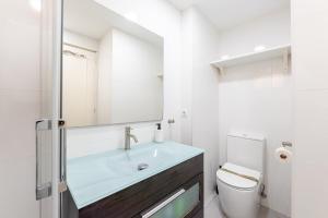 A bathroom at 797 HOLIDAY RENTALS - Espectacular estudio en Minerva