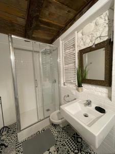 A bathroom at Arena al Palio