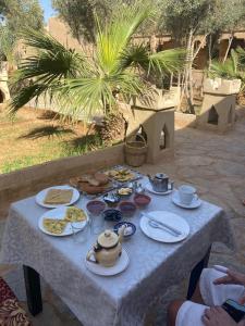 Comida en o cerca de este hotel