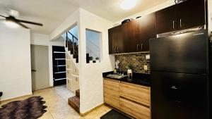 Kuchyň nebo kuchyňský kout v ubytování Franks house "Shared House"