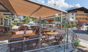 A restaurant or other place to eat at Vital - und Wellnesshotel Hanneshof