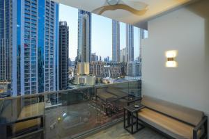 Balkón nebo terasa v ubytování Lux Studio in Downtown, 5 mins to Burj Khalifa & Dubai Mall - MAG318