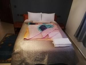 Riad Ouinz客房内的一张或多张床位